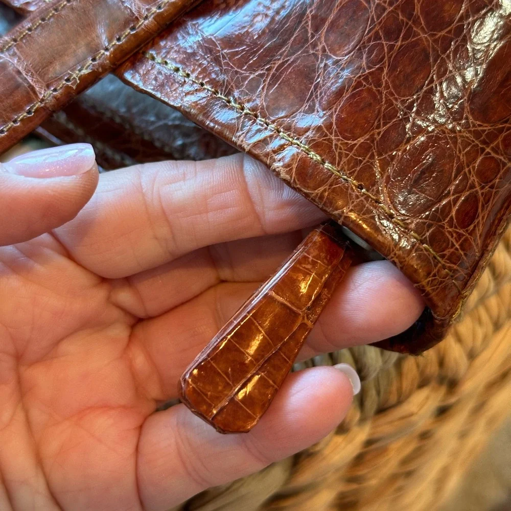 100% genuine alligator handbag/purse from Nicaragua. - Picture 7 of 8